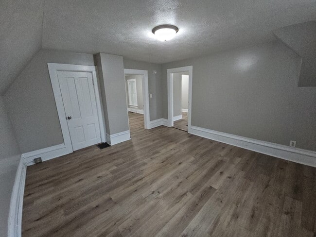 Photo - 1031 Benton St