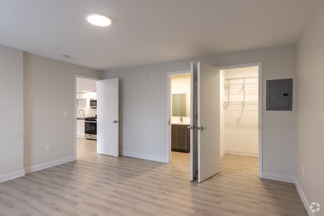 2BR, 2BA - 1,150SF