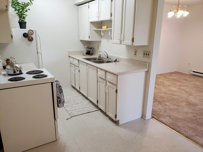 Kitchen - 88 Southpark Drive