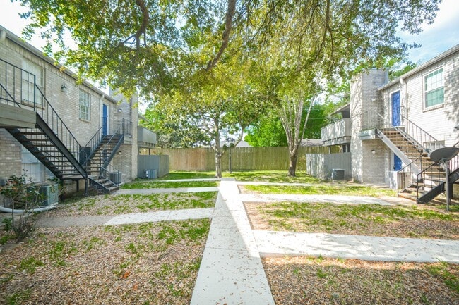 Photo - 9700 Leawood Blvd Unidad 1601