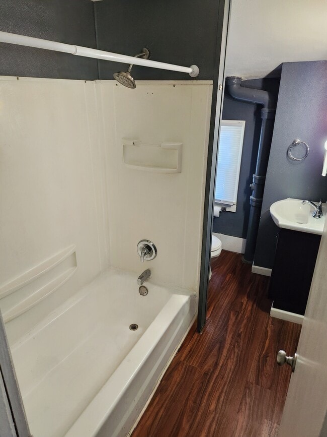 Photo - 1622 Ferry St