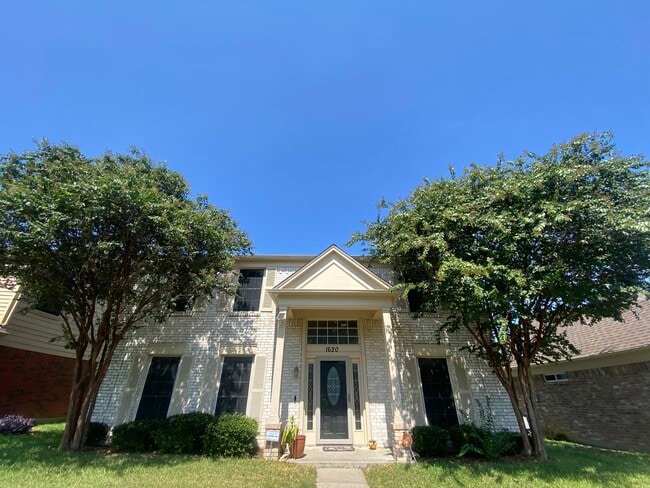 Building Photo - 1620 High Pointe Ln Rental
