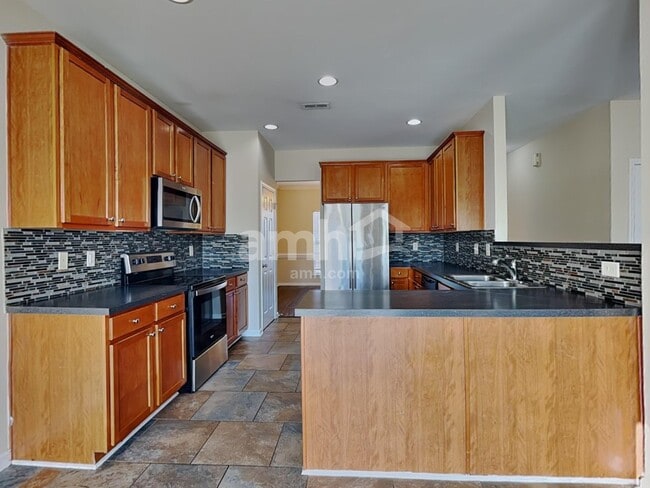 Photo - 6352 Hedgewood Ln