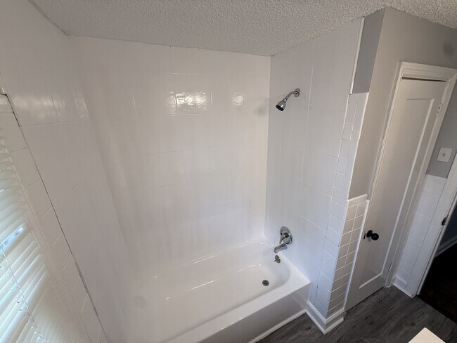 Photo - 906 Alcyon Dr