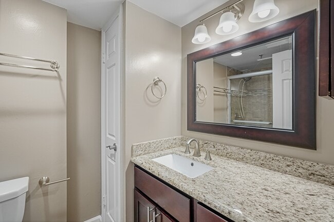 Building Photo - 3525 Sage Rd Unit 801