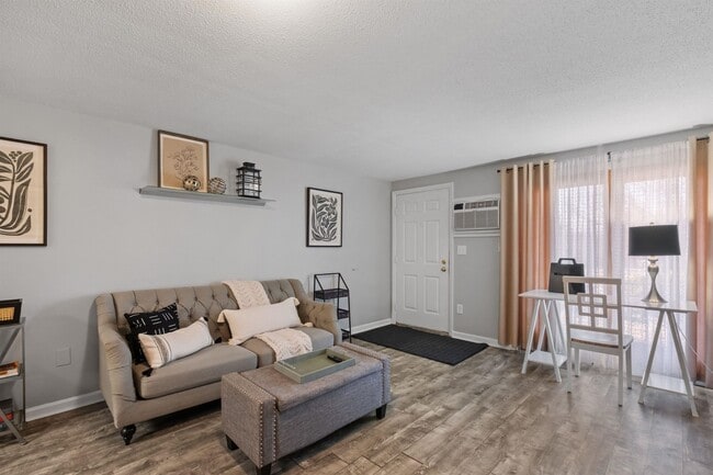 Photo - 201 Cocheco Ct Unit 201