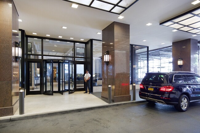 Photo - One Lincoln Plaza