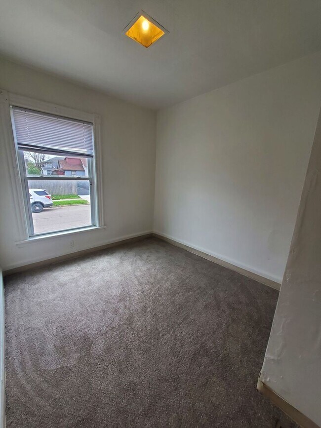 Photo - 612 10th St Unidad Lower Front