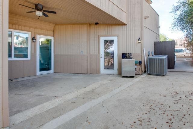 Photo - 2916 Anaheim St