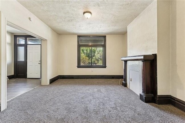 Photo - 1250 Blackadore Ave