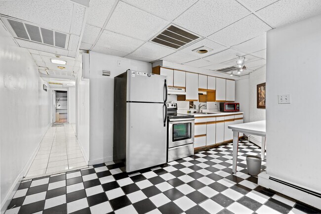 Building Photo - 306 Commonwealth Ave Unit 1 Rental