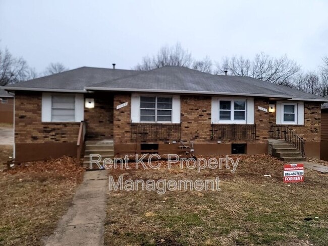 Photo - 5703 NE 51st St