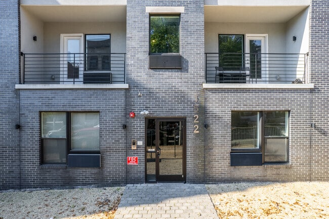 1522 Entrance - Fairmount Square Apartments