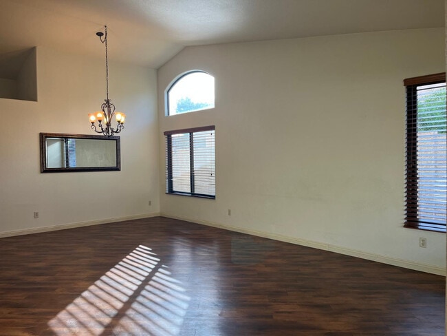 Photo - 187 W Amanda Ln