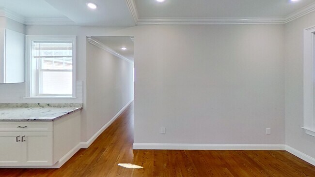 Photo - 36 Monmouth St