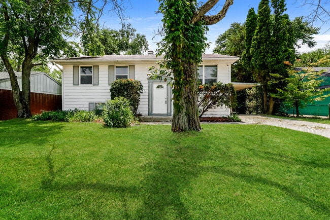 Building Photo - 8703 Montery Rd