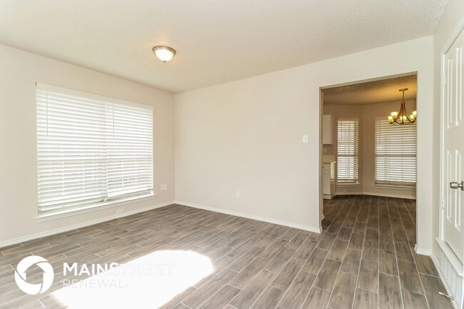 Photo - 2321 Cromwell Dr