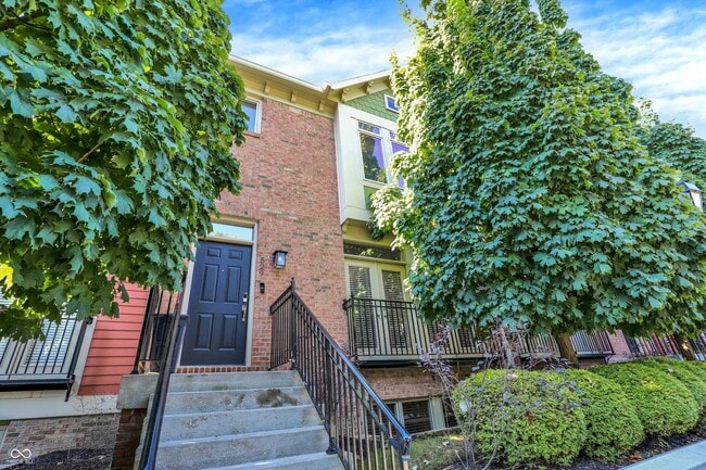 Building Photo - 529 E New York St