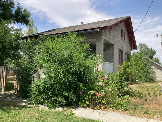 Building Photo - 110 E Hickory St Rental