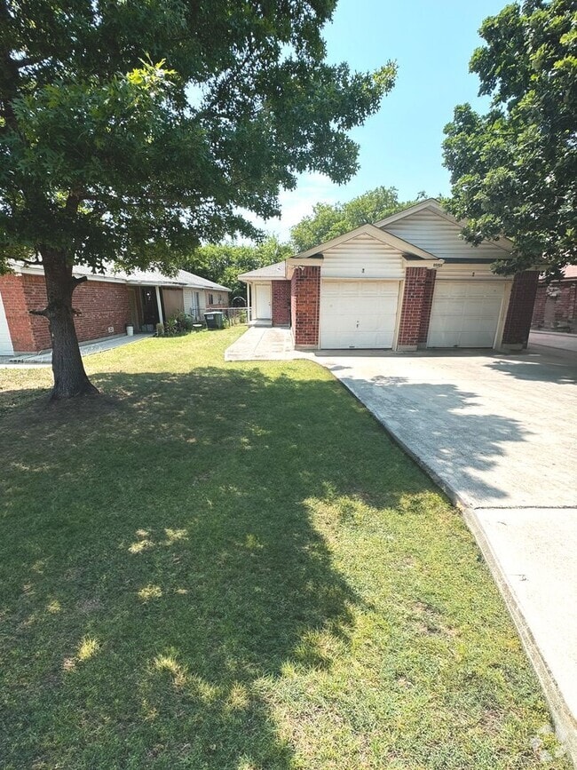 Building Photo - 11727 Capotillo St Rental