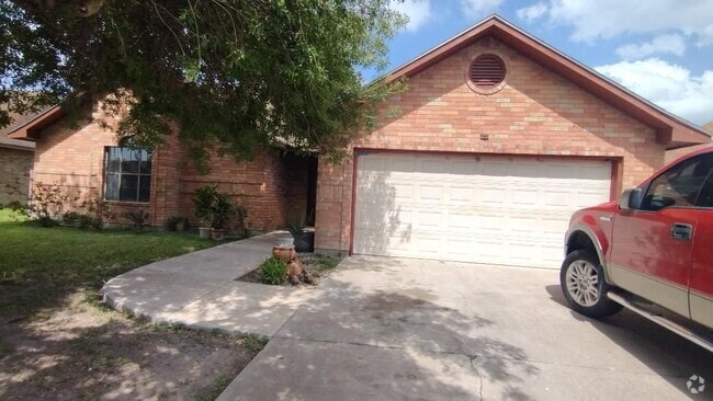 Building Photo - 4834 Las Palomas St Rental