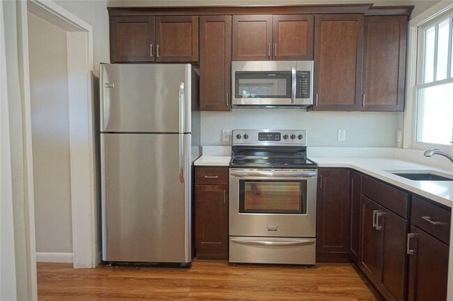 Photo - 1901 W Bristol Ave