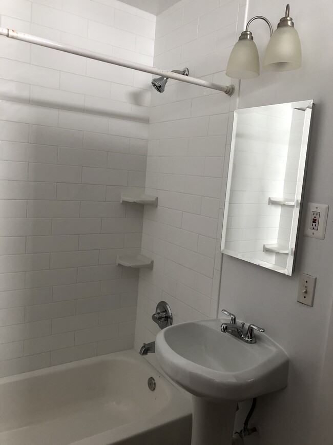 Photo - 4135 Roland Ave Unit 2A