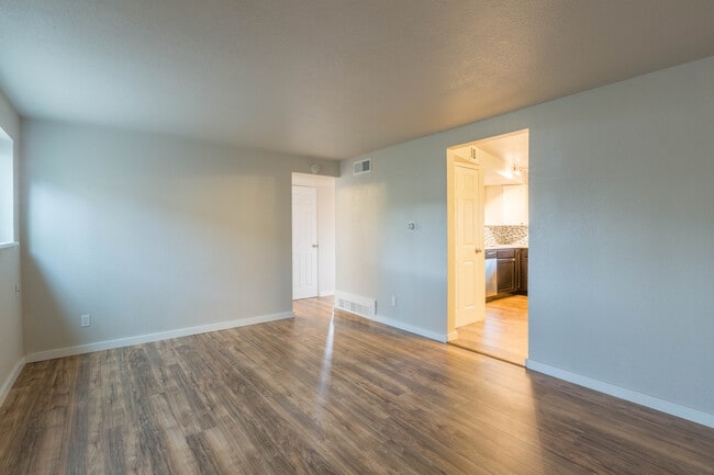 Photo - 3748 Vance St