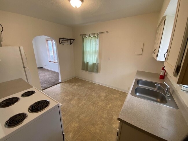 404 S Wayland Ave Unit 1