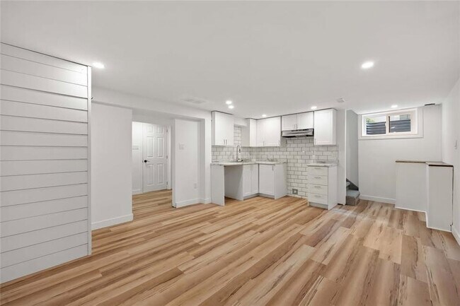 Photo - 340 Trudeau Dr