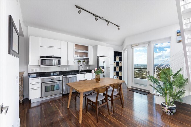 Photo - 60 SW 13th St Unit 4613