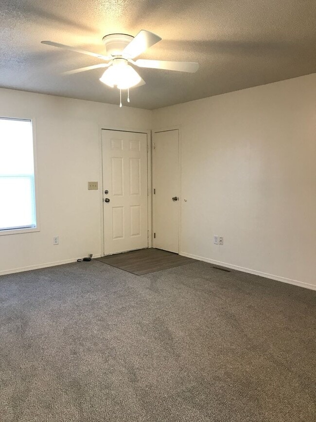 Photo - 1500 W Rainey St Unidad B