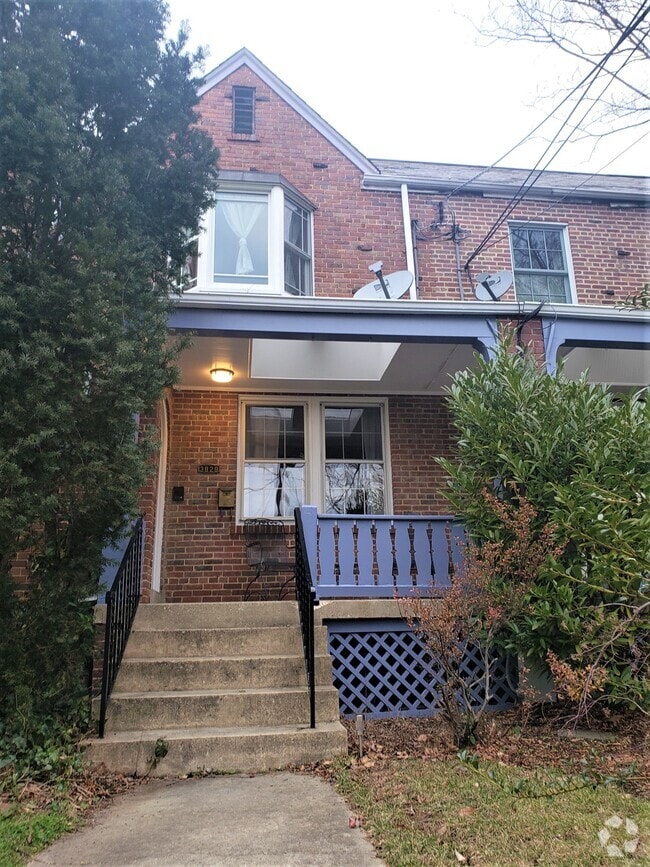 Building Photo - 3829 Calvert St NW Rental