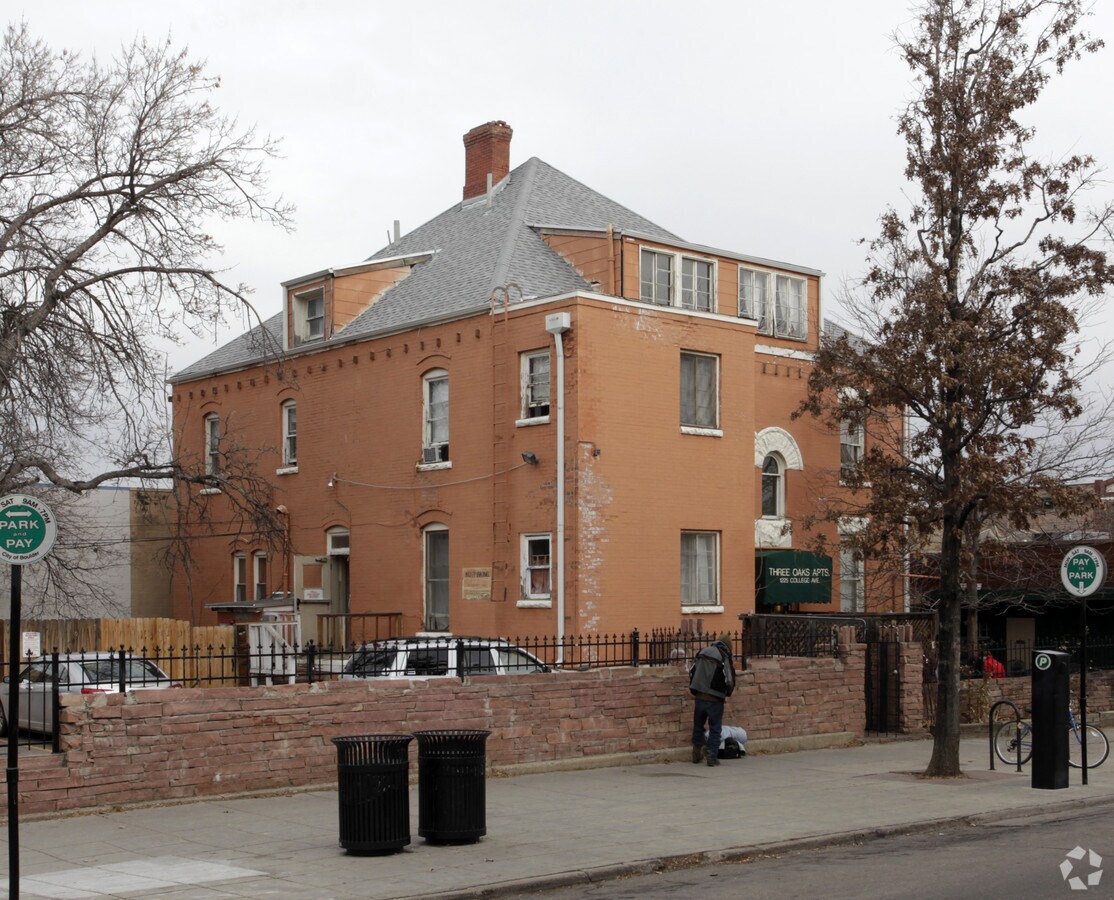 Photo - Three Oaks Apartments
