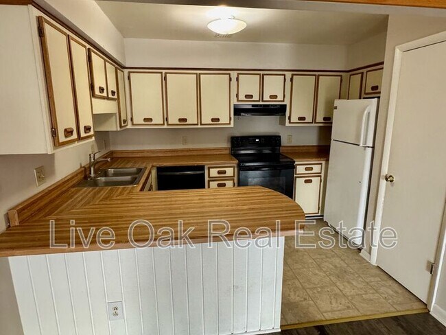 Photo - 2132 Point Hollow Ct.