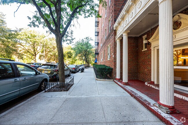 Photo - 41-15 45th St