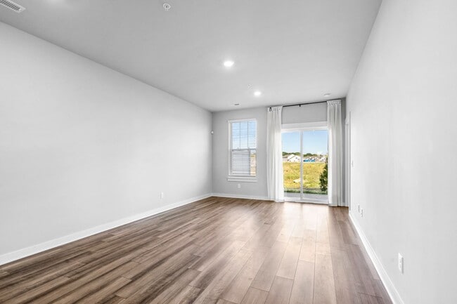 Photo - 356 Casper Dr