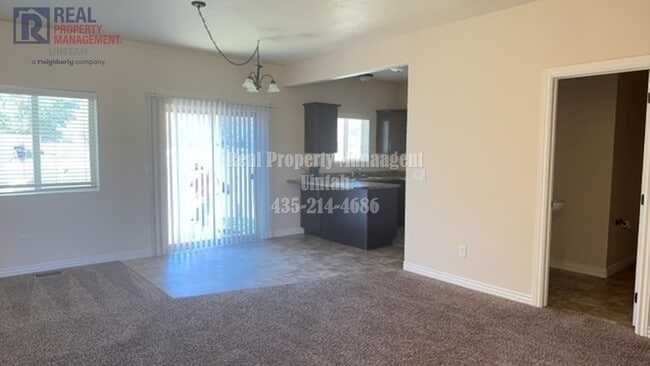 Photo - 3 bed 2.5 bath townhome in Fox Run