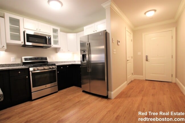 286 Main St Unit 3