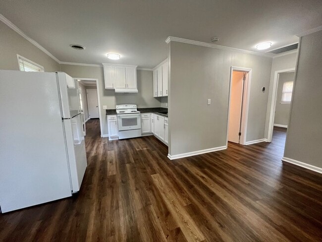 Photo - Three bedroom, 1 bath house in Burlington