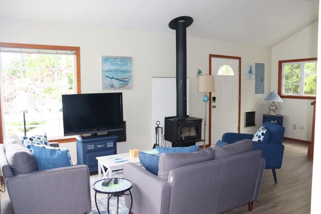 Photo - 301 Spring View Pl