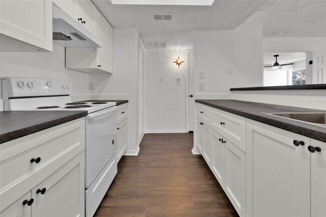 Photo - 2830 S Bartell Dr Unit 23