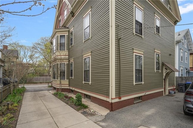 Photo - 22 Sycamore St Unit 1