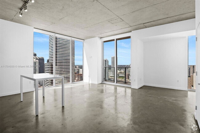 Building Photo - 151 SE 1st St Rental