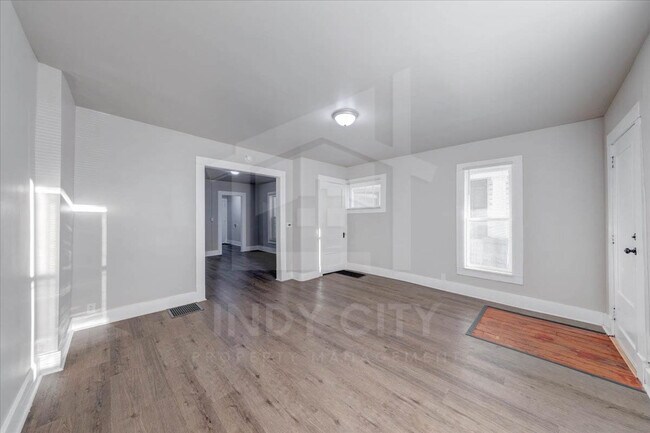 Photo - 622 N Mulberry St