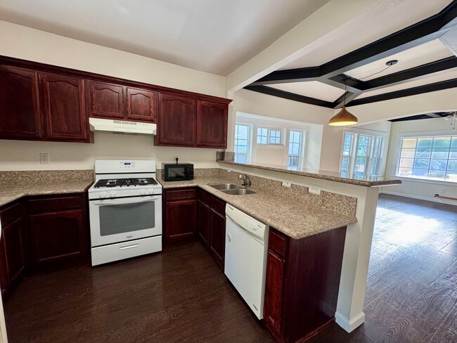 Photo - Centrally Located Minutes away from Downtown, Silver Lake, and Eagle Rock