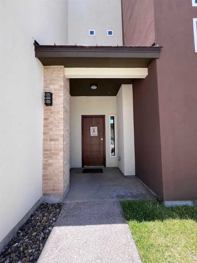 Photo - 9653 McPherson Rd Unidad 102