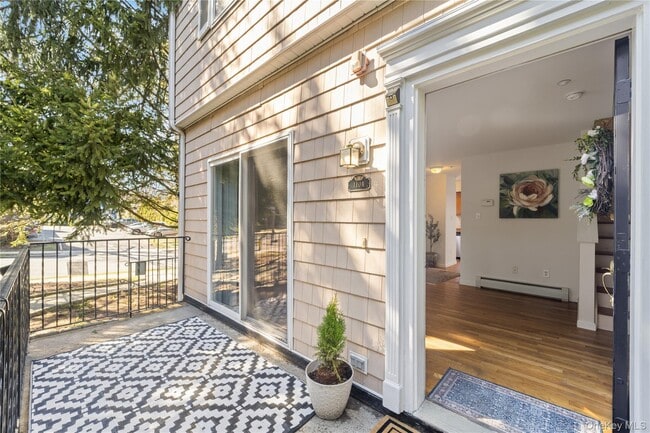 Photo - 110-112-112 S Broadway