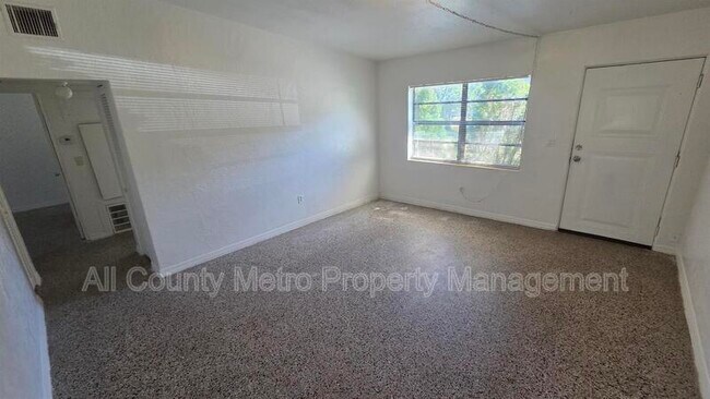 Photo - 1220 Linda Ln