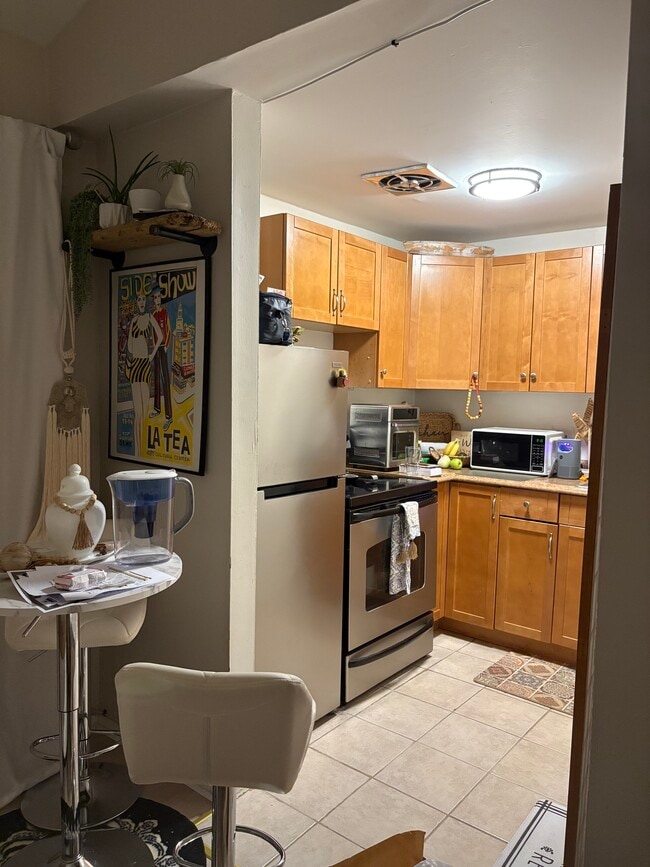 Building Photo - 137 Burgundy Hill Ln Unit 137